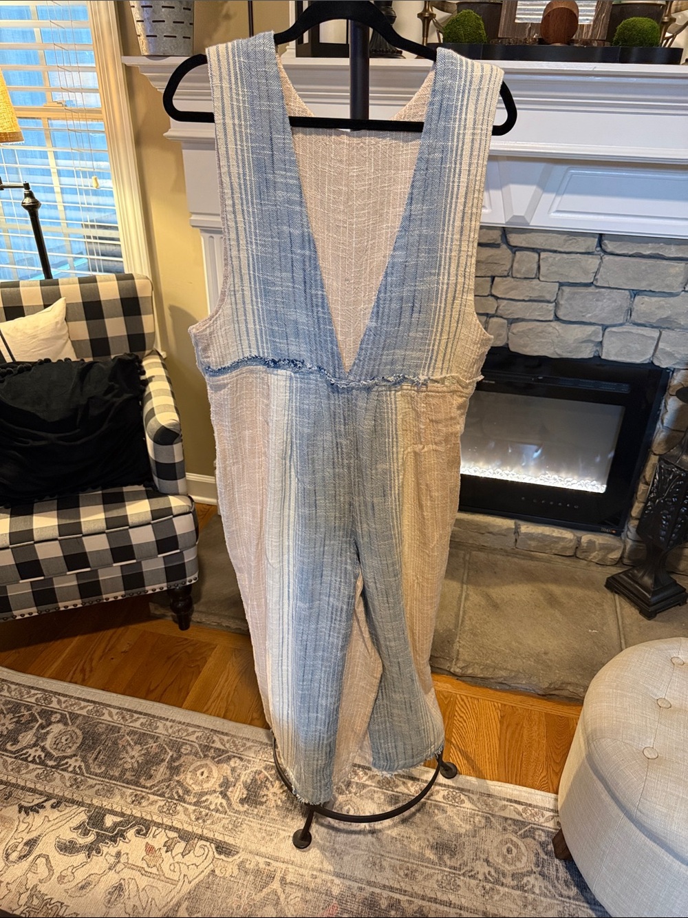 Textured Sleeveless V-Neck Jumpsuit in Light Blue and Cream